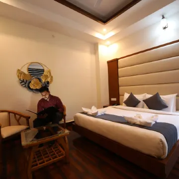 Kamay the Grand Alova