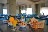 Kokoni Beach Hotel - breakfast