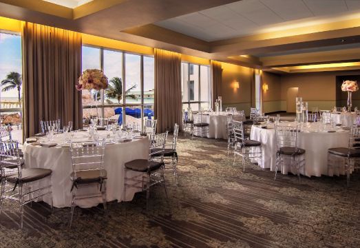 뉴포트 비치사이드 호텔 & 리조트