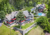 Fabulous Chalet Inn - Jacuzzi