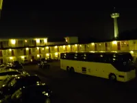 Fairway Inn by the Falls - Motels