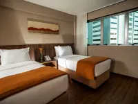 BH Raja Hotel Hoteles cerca de Centro Comercial BH