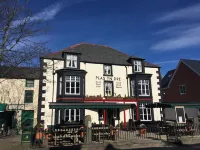 Plas Yn Dre Hotel dekat Corwen Parish Church of St Mael and St Sulien