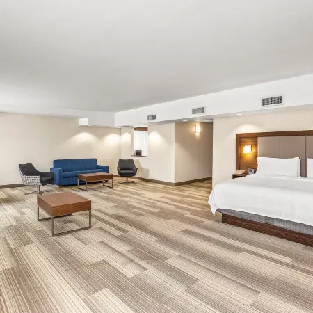 Holiday Inn Express & Suites TACOMA by IHG