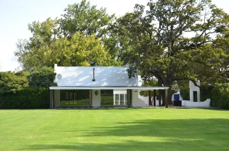 La Paris Estate Отели рядом с достопримечательностью «Groot Drakenstein Prison»