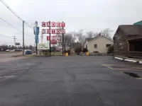 Cadet Motor Inn
