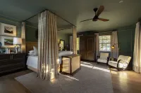 Akademie Street Boutique Hotel