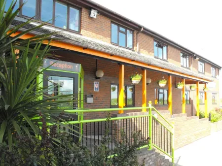 Happy Guests Lodge Отели в г. Кроутон