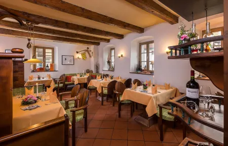 Hotel Saigerhütte Отели в г. Нойхаузен