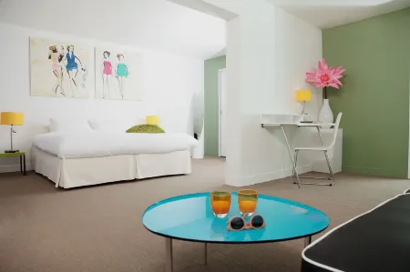 Les Canisses Отели в г. Ульбек-Кошерель