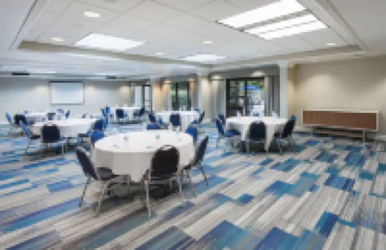 Holiday Inn Express & Suites WILMINGTON-UNIVERSITY CTR by IHG