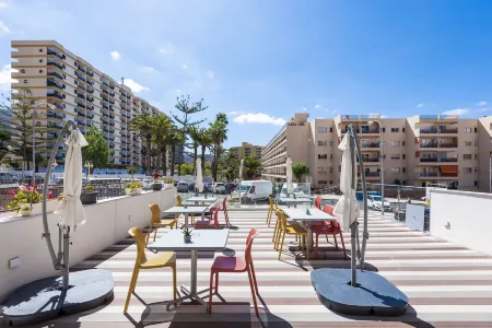 Hotel Andrea´s Отели рядом с достопримечательностью «Playa Los Cristianos»