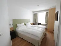 جود مورنينج كيستا Hotels near مطار أرلاندا، الصالة 3