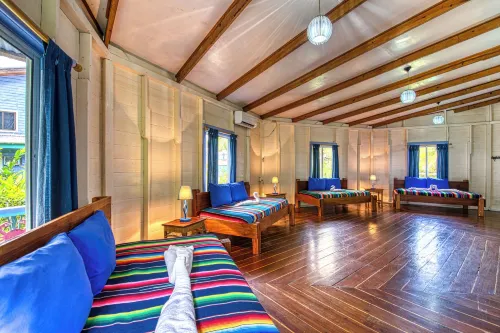 Cosmic Crab Resort Hotels in Isla Carenero