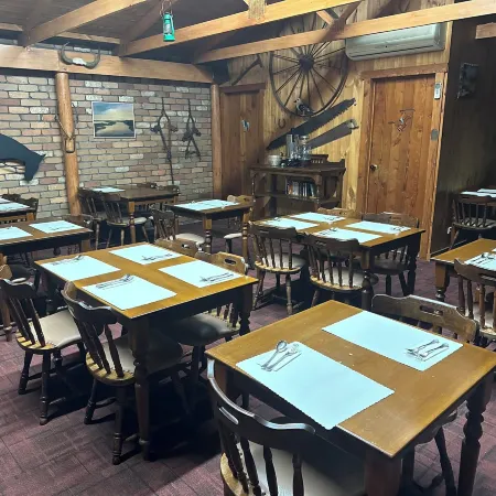 Banjo Paterson Motor Inn Отели рядом с достопримечательностью «Кунварра Фэмили Холидей Парк»
