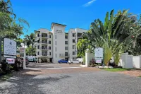 Luxury Retreat in Cairns with Pool