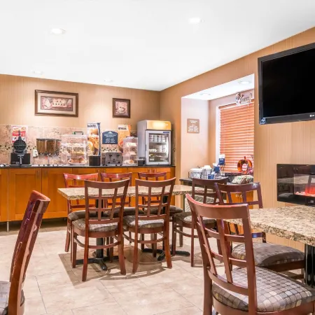 Microtel Inn & Suites by Wyndham Rochester North Mayo Clinic