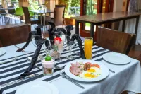 Thaba Legae Guest Lodge - breakfast