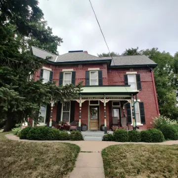 The Nauvoo Grand Bed & Breakfast Hotels in Nauvoo