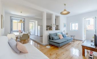 Alfama, Bright Spacious W/ Terrace Apartment, by TimeCooler