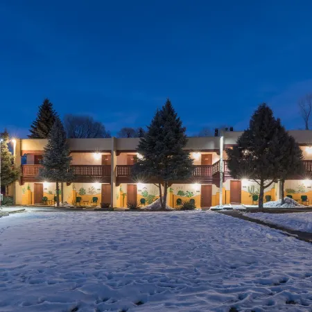 El Pueblo Lodge