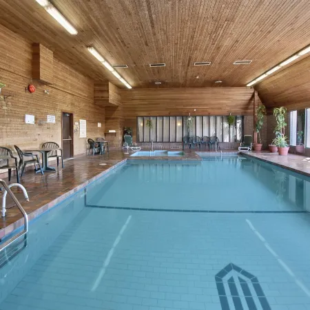 Ramada by Wyndham Kelowna Hotel & Conference Center