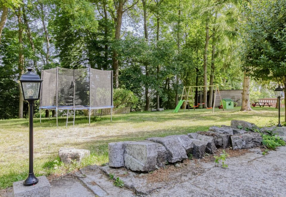 Chateau d AvesnesOver view