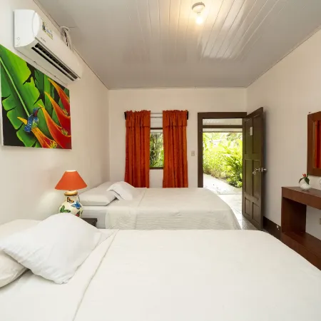 Hotel Tortuguero Beachfront