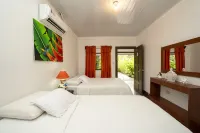 Hotel Tortuguero Beachfront Hotels in Tortuguero