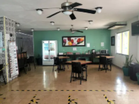 Hotel Las Dalias Inn