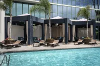 Hyatt Regency Long Beach - Pools
