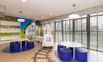 7th Avenue Oxford Residence