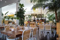 โรงแรมคอทเทสโล บีช