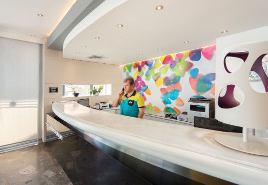 세미라미스 시티 호텔 수영장