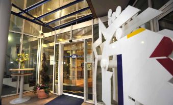 Hotel am Schillerpark - Housity