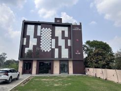 Hotel Obsidian Red