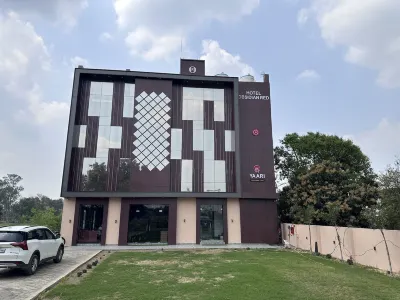 Hotel Obsidian Red Hotels in Karmaha Khurd