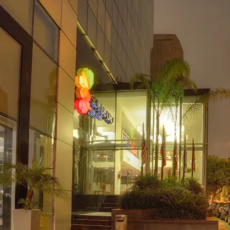 Sol de Oro Hotel & Suites