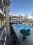 Super 8 by Wyndham The Woodlands North - Pools