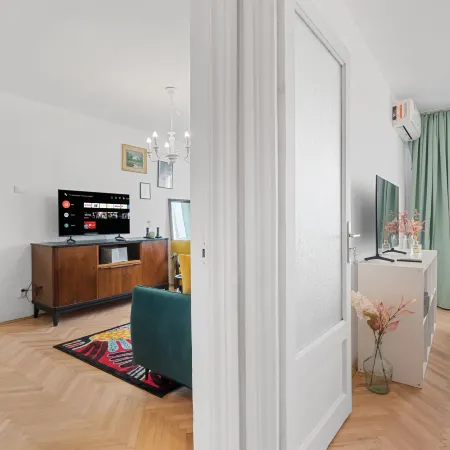 1Bdr Apartment Perla 225