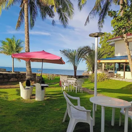 Puesta del Sol Beach Bungalows