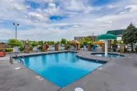 Park Grove Inn - Rooftop Pools