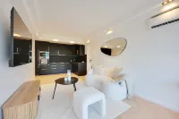 Charming apt with balcony - 2BR/4P - Suresnes