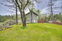 5 Acres & Deck: Scenic Greenwood Home w/ Mtn Views Hotels in El Dorado County