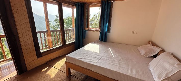 Oakwood Homestay Hotels in Uttarkashi