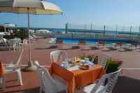 Hotel Embassy