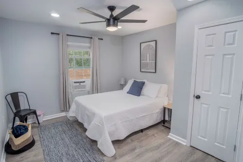 Cozy and Lovely 2Br 1BA Apt#B Near Lively Downtown - Homestay