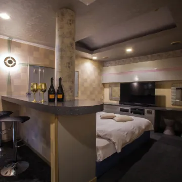 Hotel St.River - Adult only Hotel dekat Stasiun Kosugi