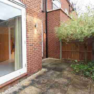 Stunning Central Windsor Town House with Parking Hotel Exterior