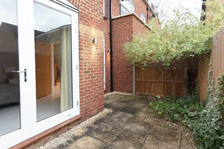 Stunning Central Windsor Town House with Parking Отели рядом с достопримечательностью «St George's Chapel»